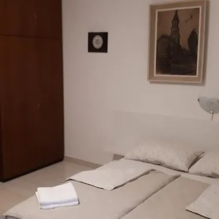 Rovis Apartment *